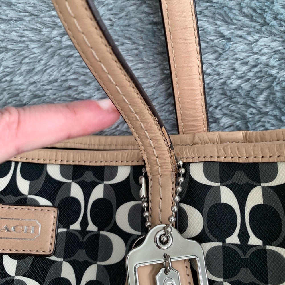 COACH Park Metro Dream Retro Mod Tote- large - Picture 2 of 5